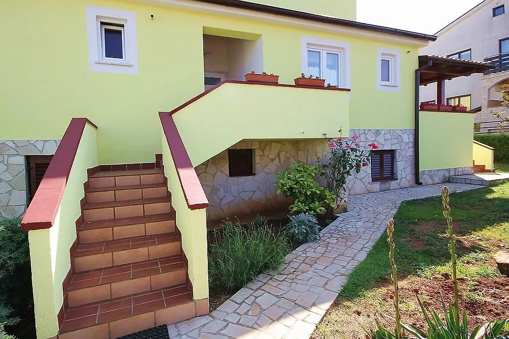 Apartment Robi Pomer