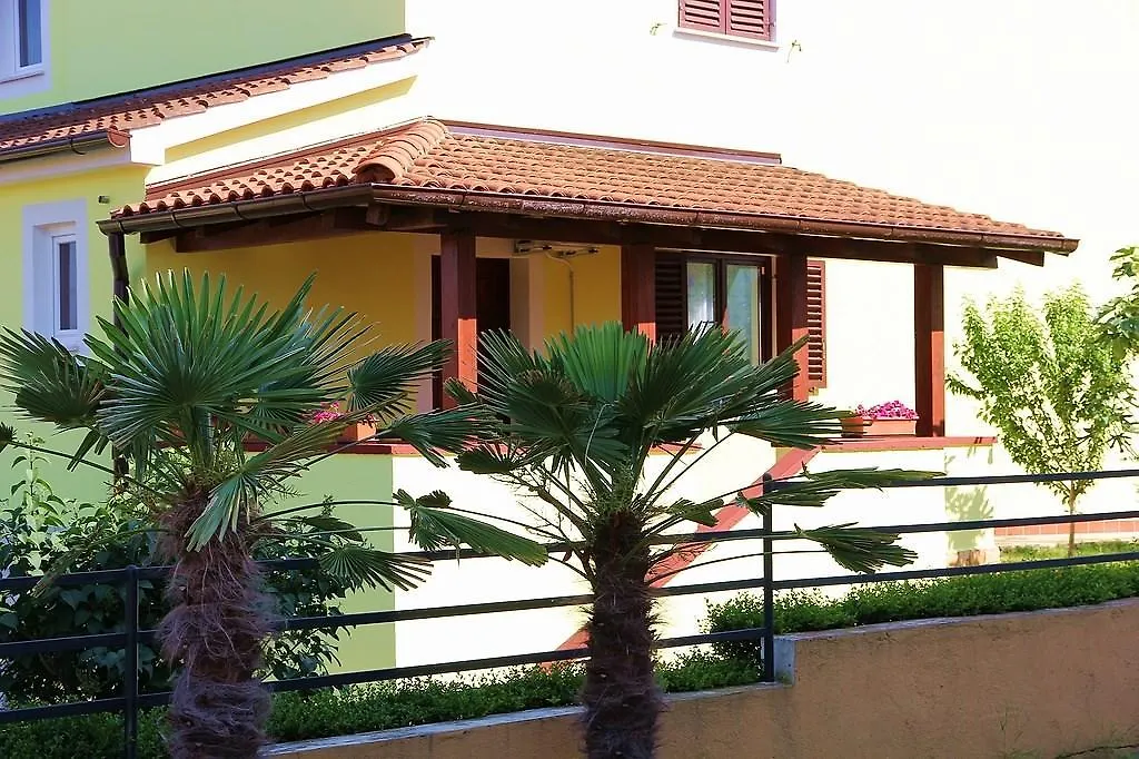 Apartment Robi Pomer