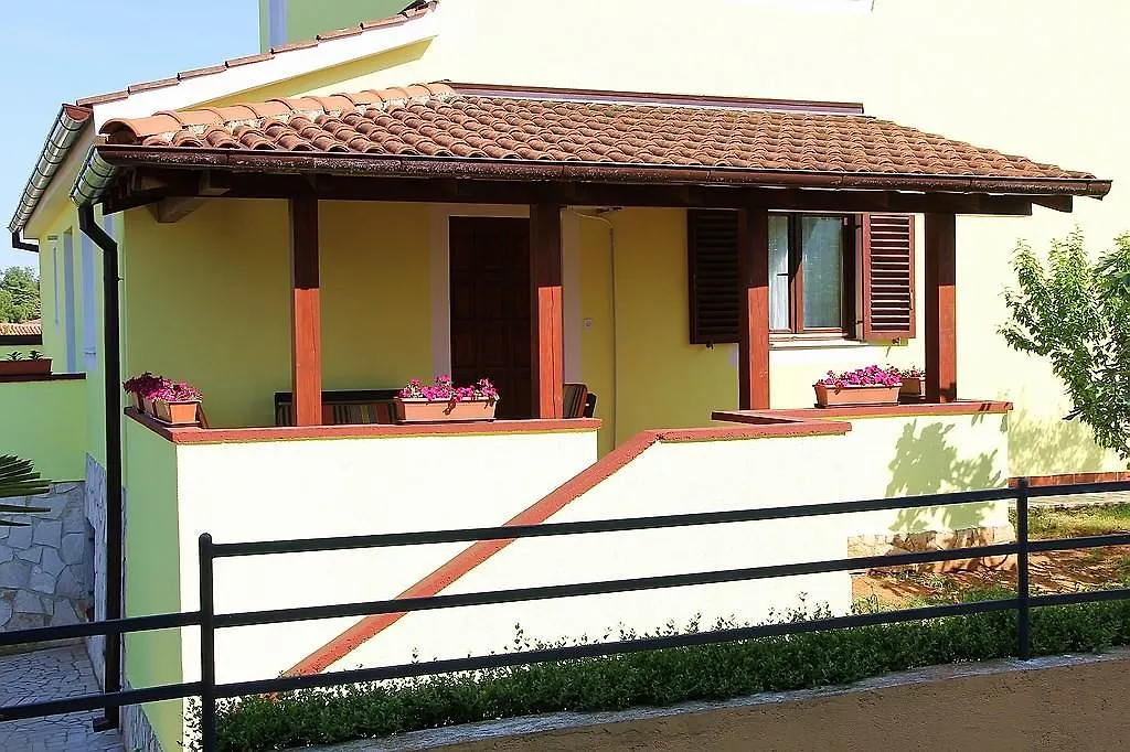 Apartment Robi Pomer Croatia