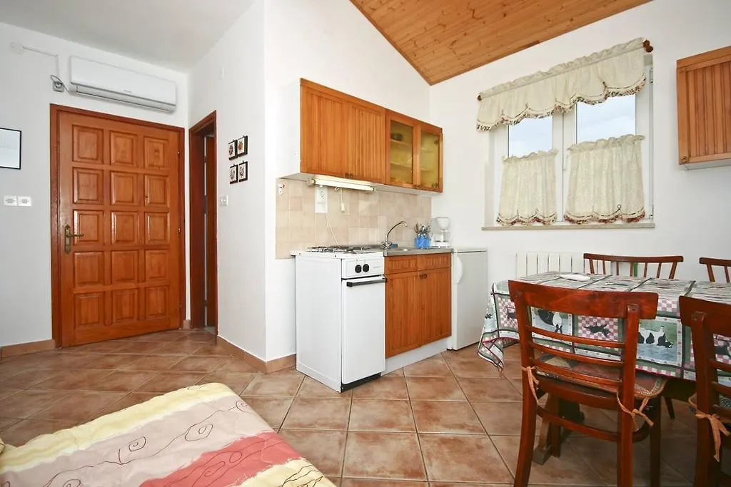 Apartment Robi Pomer 0*,  Croatia